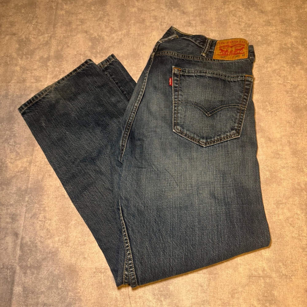 Levis 505 Regular Fit Straight Leg Jeans Mens 38x32 Medium Wash Blue Denim